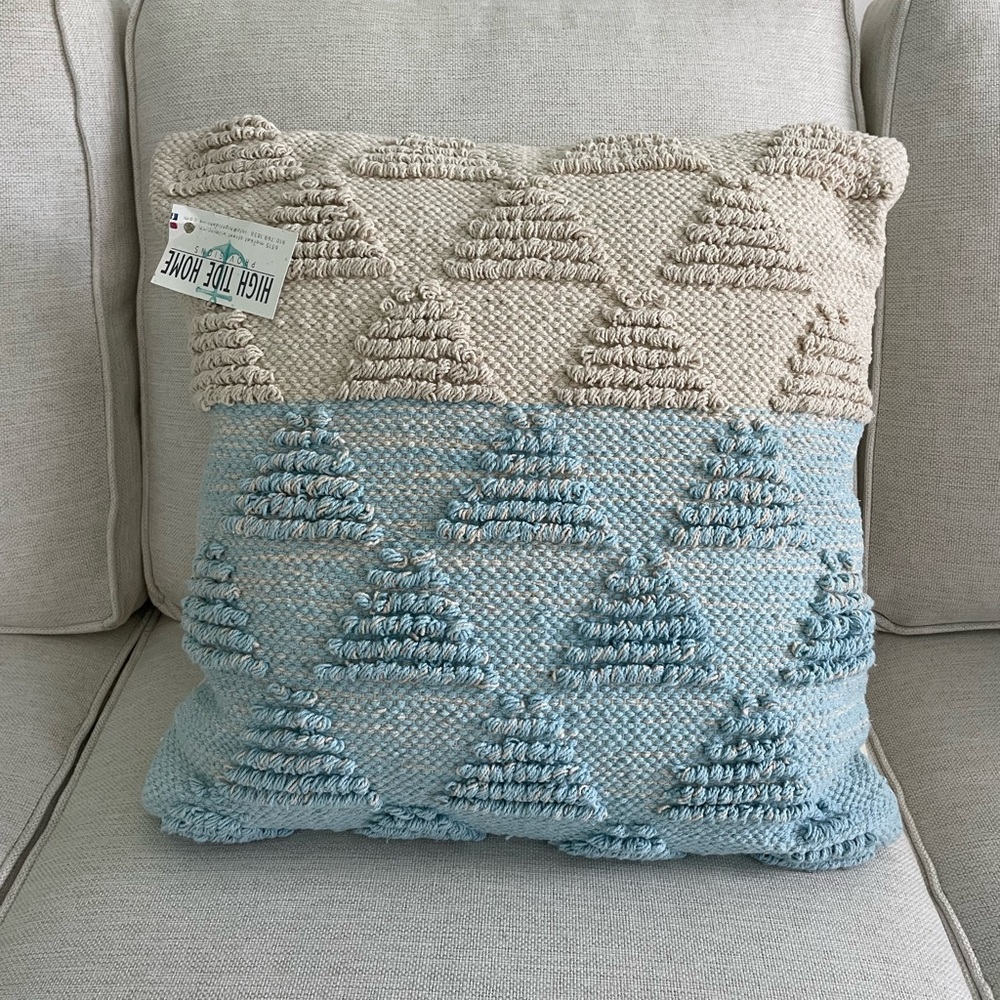 NWT decorative pillow 20x20 blue & beige boho